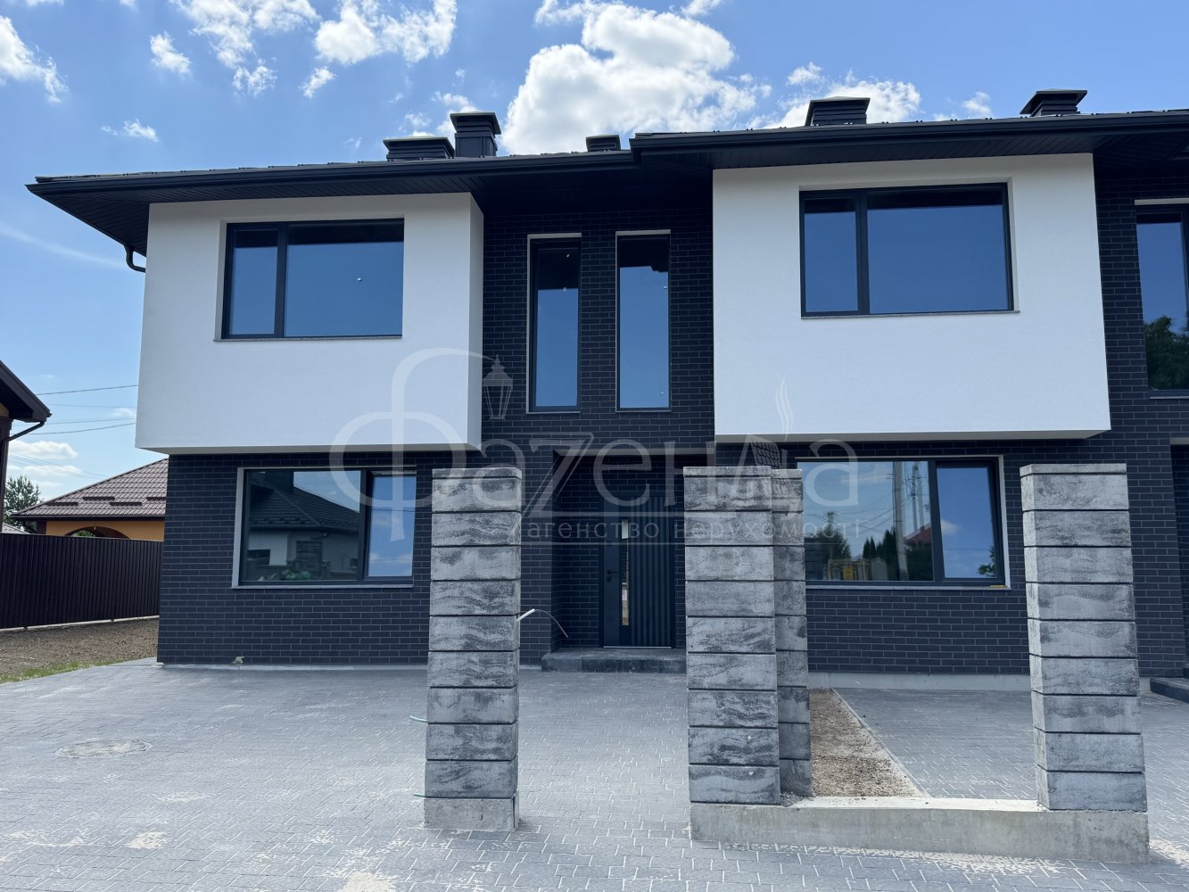 Продаж цегляного котеджу (дуплекс), 125 м², 2.5 сотки