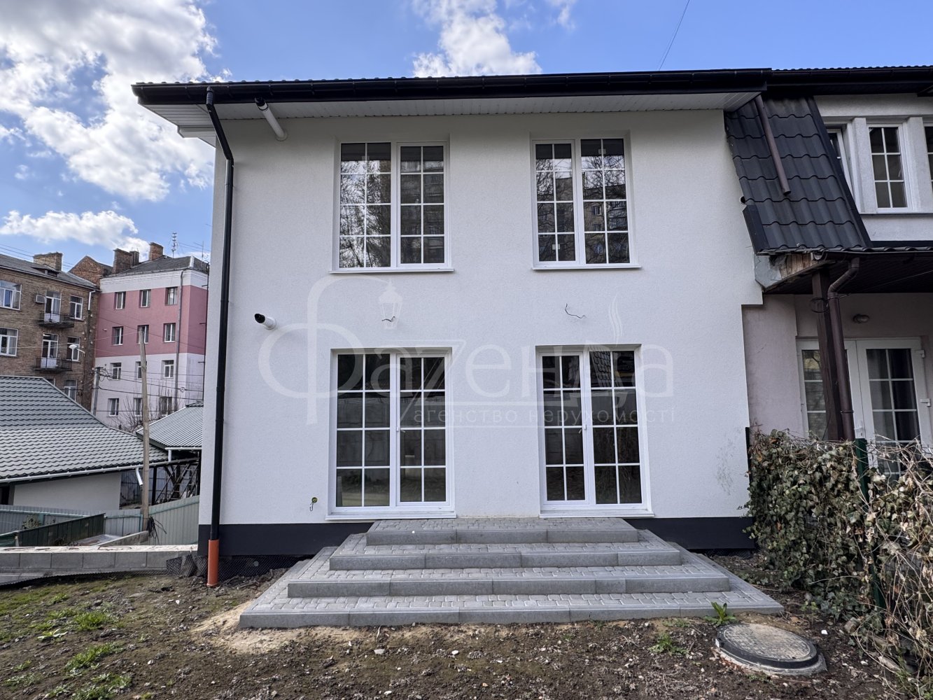 Квартира на 2-му поверсі — 44 м², панорамні вікна