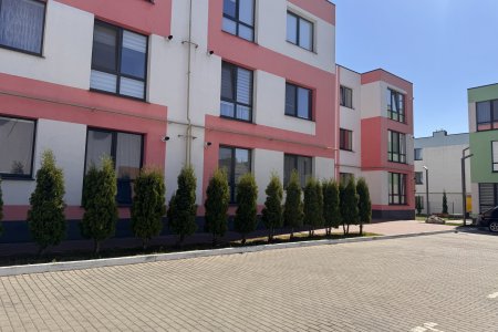 1-к квартира 54 м² з ремонтом, автономне опалення, паркомісце