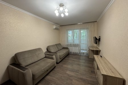Продаж 2-кімнатної квартири в центральній частині міста, поруч парк Шевченка