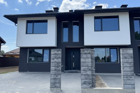 Продаж цегляного котеджу (дуплекс), 125 м², 2.5 сотки