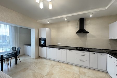 1-1-кімнатна квартира 54 м² з ремонтом і автономним опаленням